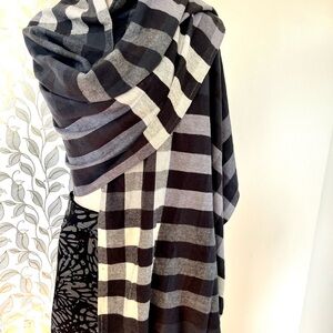 Columbia Black,Cream and Grey Plaid Scarf/Wrap 100% Cotton